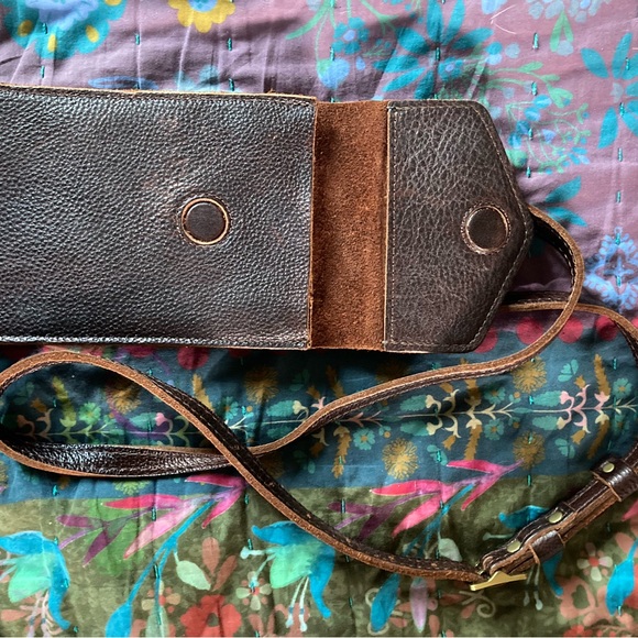 Portland Leather Coldbrew Parker Crossbody - Picture 3 of 7
